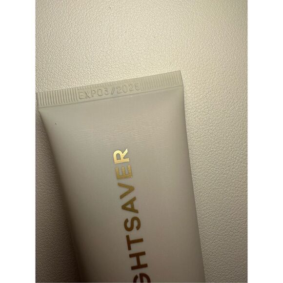 LIGHTSAVER Tinted - Activated Mineral Face Sunscreen Broad Spectrum - SPF 33 50m - Picture 4 of 8